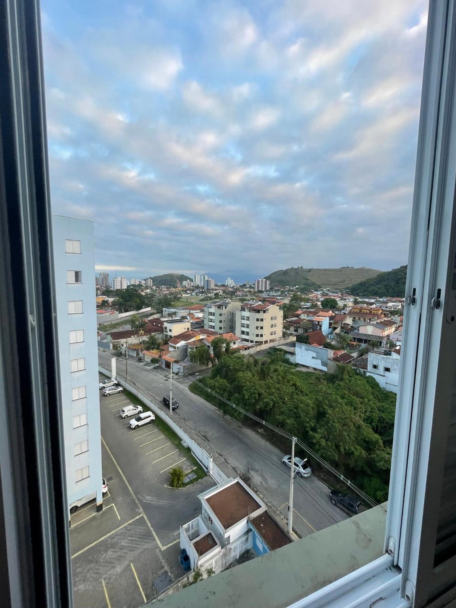 Apartment Na Martim De Sa Com Estacionamento Caraguatatuba